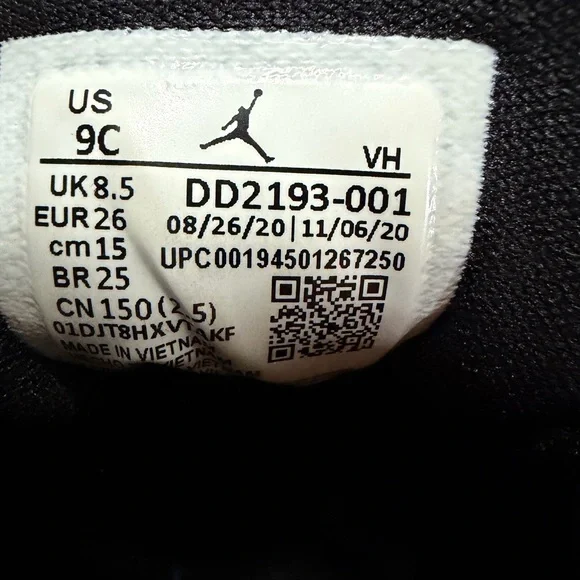 Nike Kids Black and White High-Top Sneakers - Picture 7 of 7